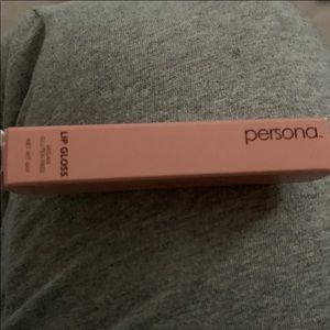 persona lip gloss